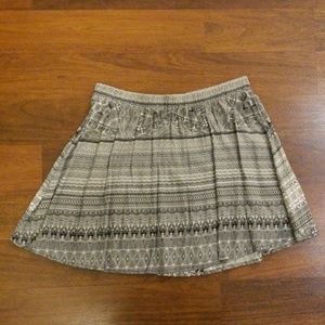 S Black & White Patterned Rayon Skirt